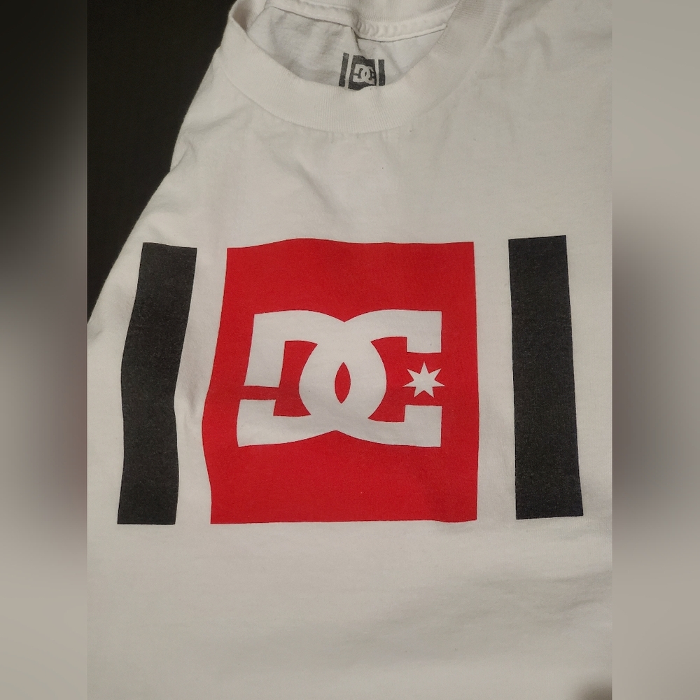 DC Shoes White Tee with Red and Black Logo Sz L - Picture 5 of 6